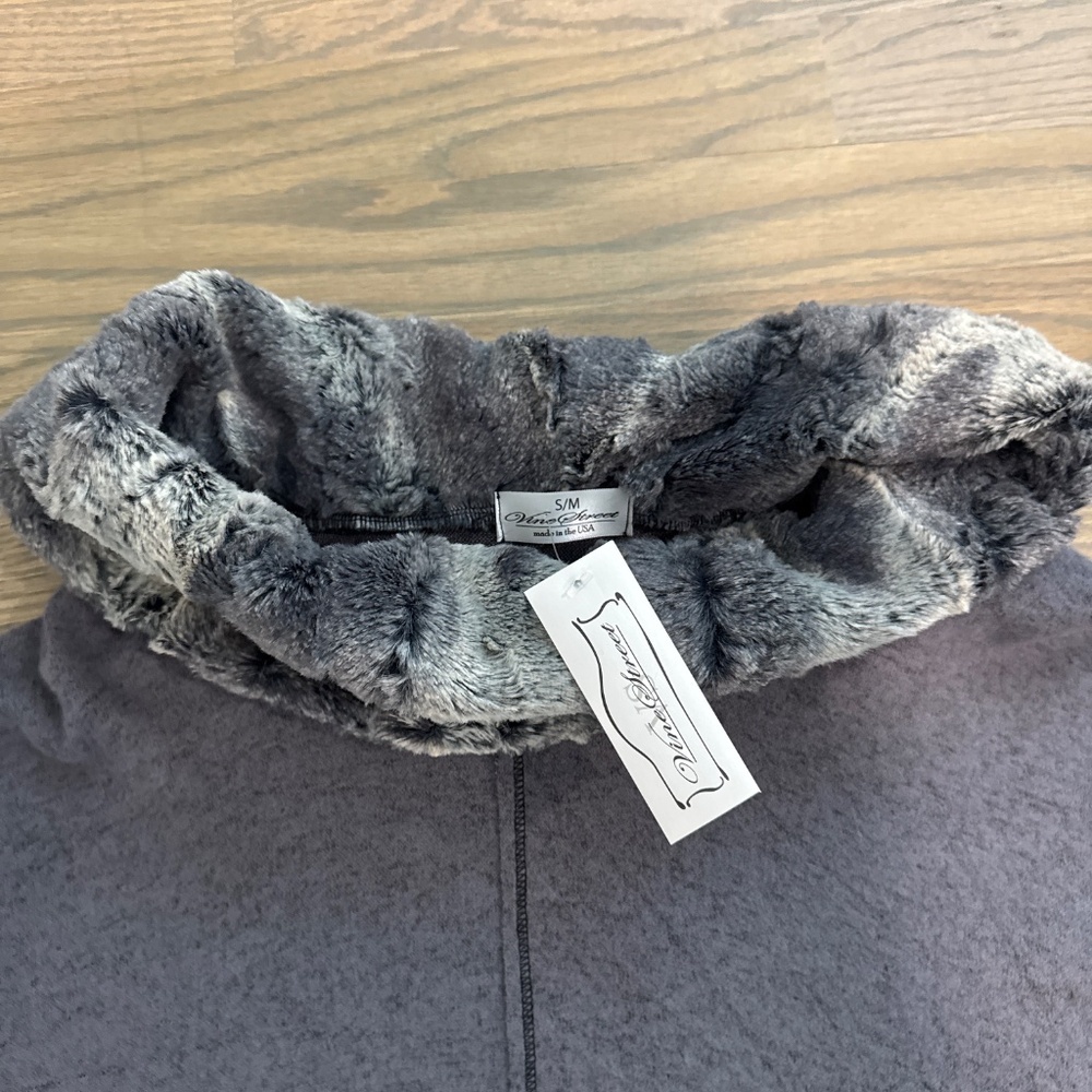 NWT gray/black fur collar and cuff poncho jacket - size S/M - Picture 2 of 6